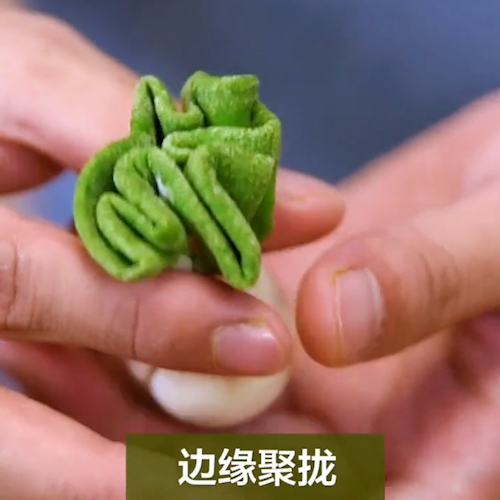 翡翠白玉饺的做法步骤：9