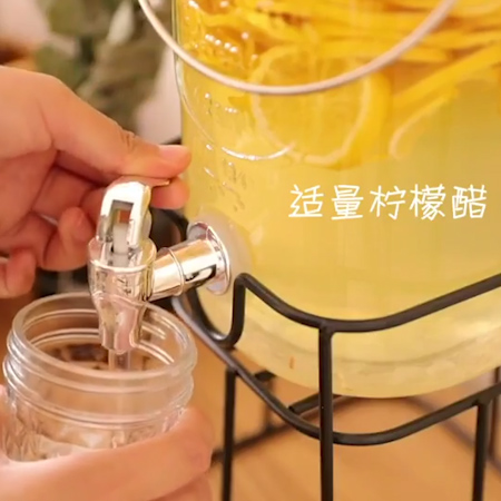年糕的双下巴都肥出来了? 有没有很想捏一捏的冲动的做法步骤:8