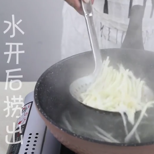鱼香肉丝的做法步骤：3