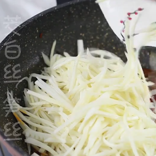 鱼香肉丝的做法步骤：8