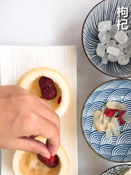 冰糖雪梨的做法步骤：3