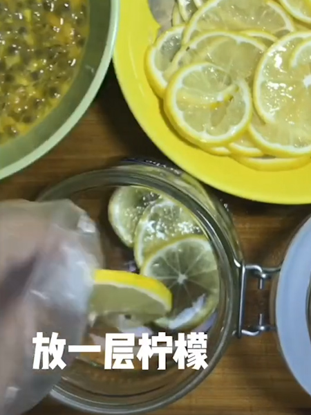 百香果柠檬茶的做法步骤：4