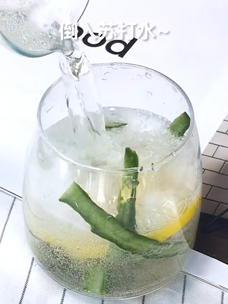 黄瓜皮柠檬水的做法步骤：3