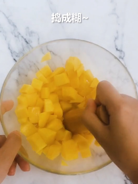 芒果百香果饮的做法步骤：2