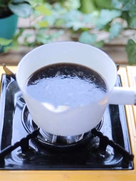柠檬可乐生姜茶的做法步骤：2