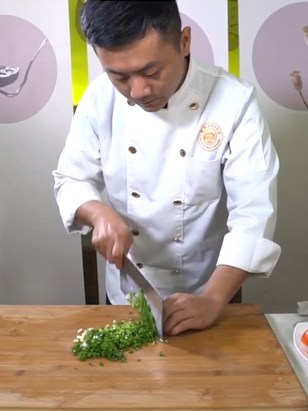 番茄土豆炖牛腩的做法步骤：2