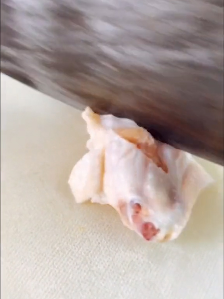 干锅鸡翅的做法步骤:2