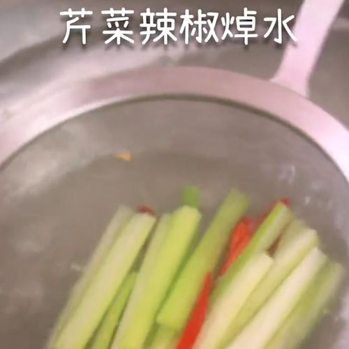 美味凉拌金针菇的做法步骤：3