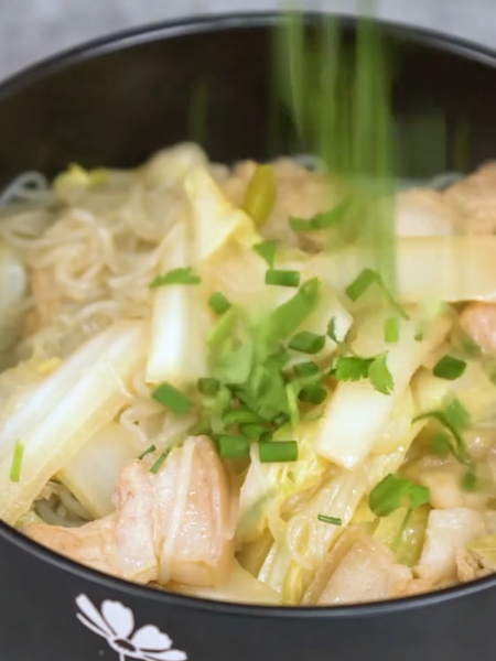 猪肉白菜炖粉条的做法步骤：4