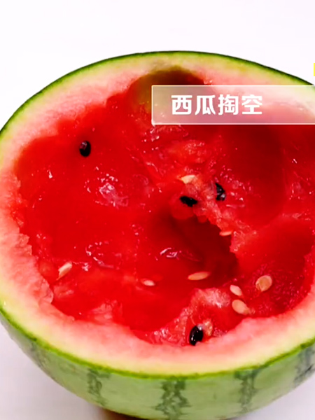 西瓜果堡雪酪的做法步骤：1