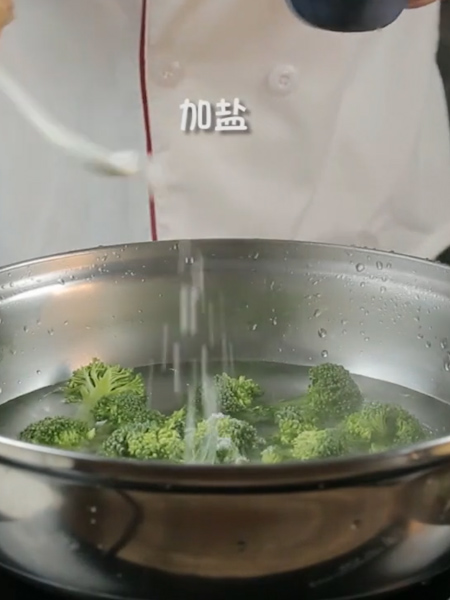 红烧日本豆腐的做法步骤：2