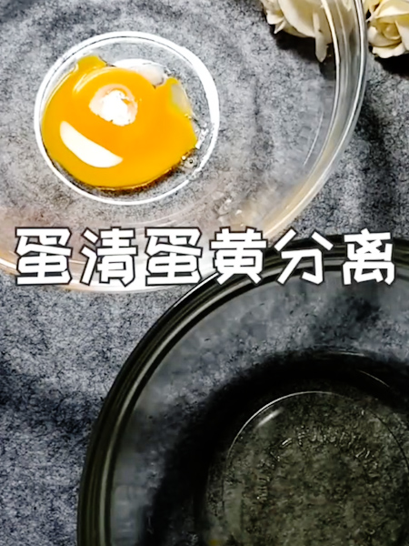 平底锅蛋糕的做法步骤：1