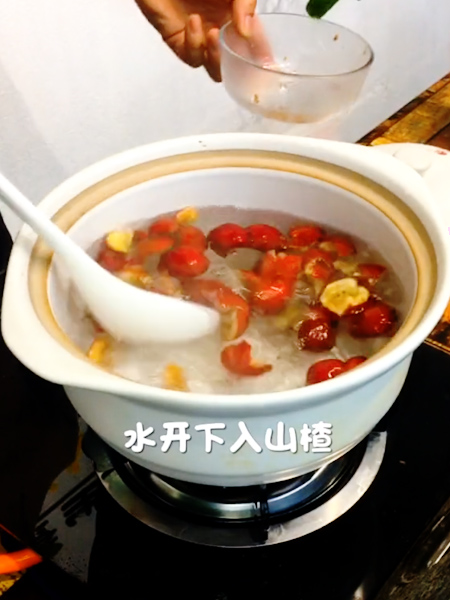 开胃山楂汤的做法步骤：3