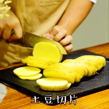 芝士烤土豆的做法步骤：1