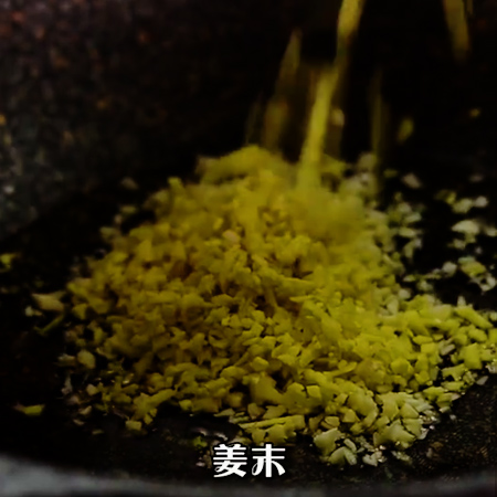 炒田螺的做法步骤：1