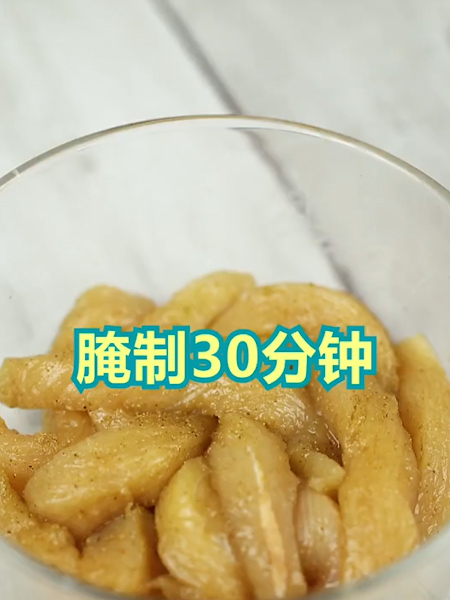 方便面轰炸鸡柳的做法步骤：1