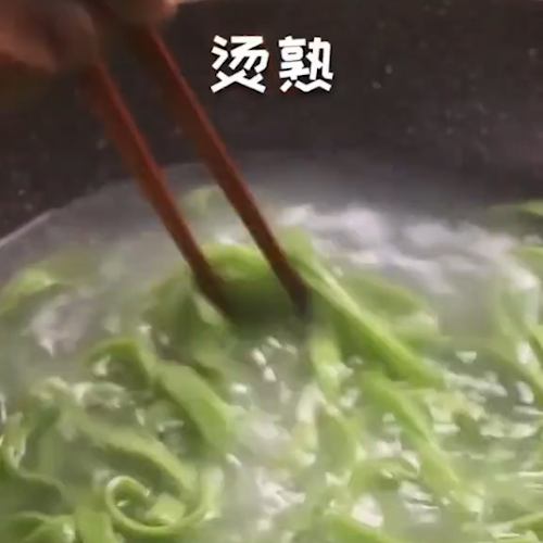 自制菠菜面的做法步骤：7