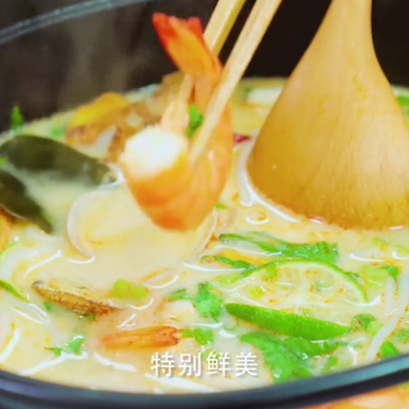 冬阴功汤的做法步骤：5