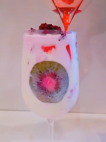 火龙奇遇酸奶的做法步骤：2