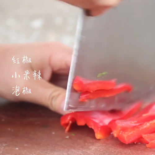 芹菜炒牛肉的做法步骤：3