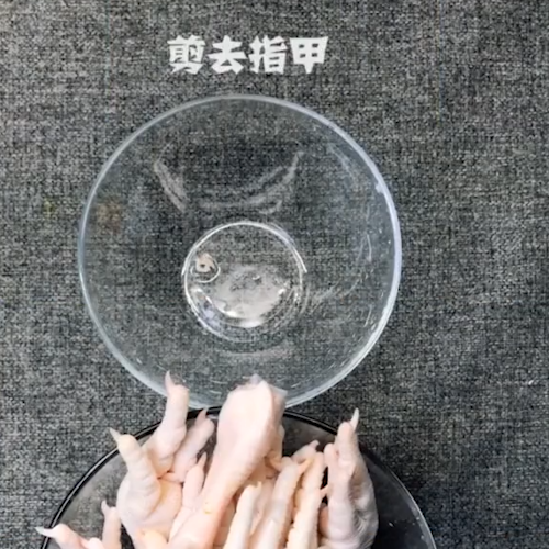 柠檬百香果鸡爪的做法步骤：1