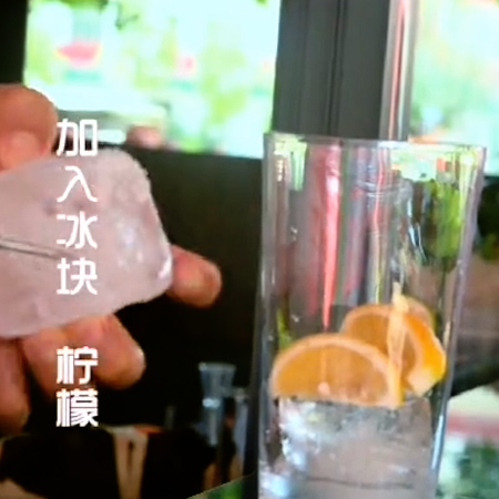冰柠雪碧的做法步骤：2