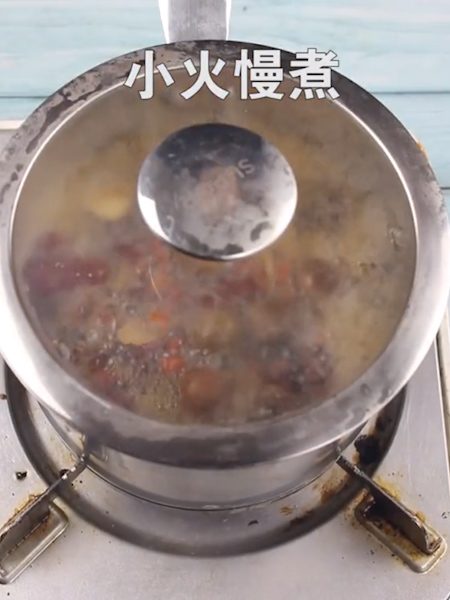 姜枣红糖茶的做法步骤：2