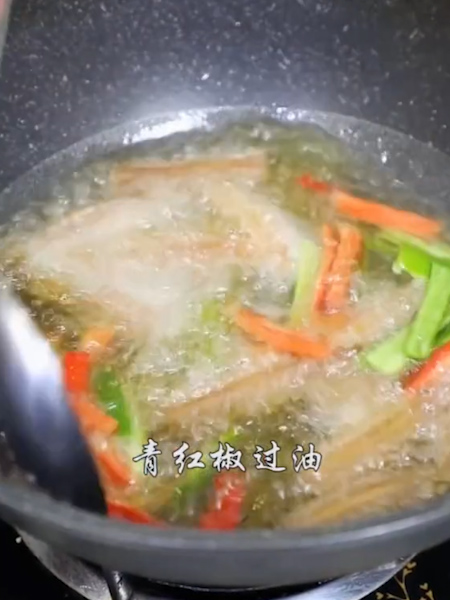 #酱爆鱿鱼的做法图解3