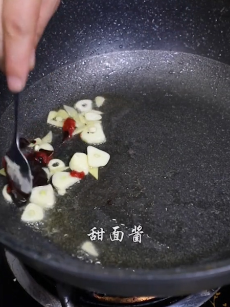 #酱爆鱿鱼的做法图解4