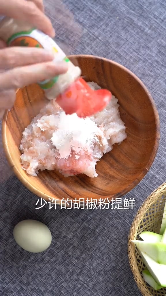 丝瓜虾滑汤的做法步骤：3