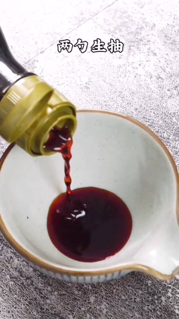 虎皮青椒的做法步骤：2