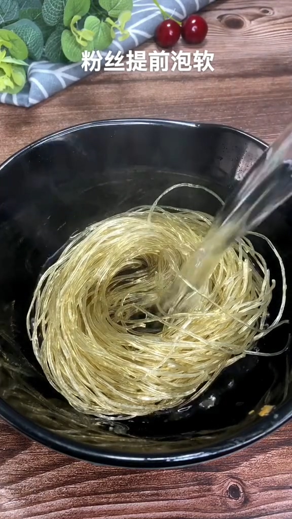 大白菜炖粉条的做法步骤：1