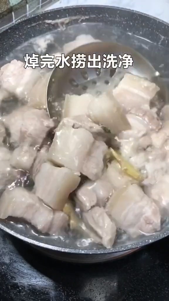啤酒炖红烧肉的做法步骤：2