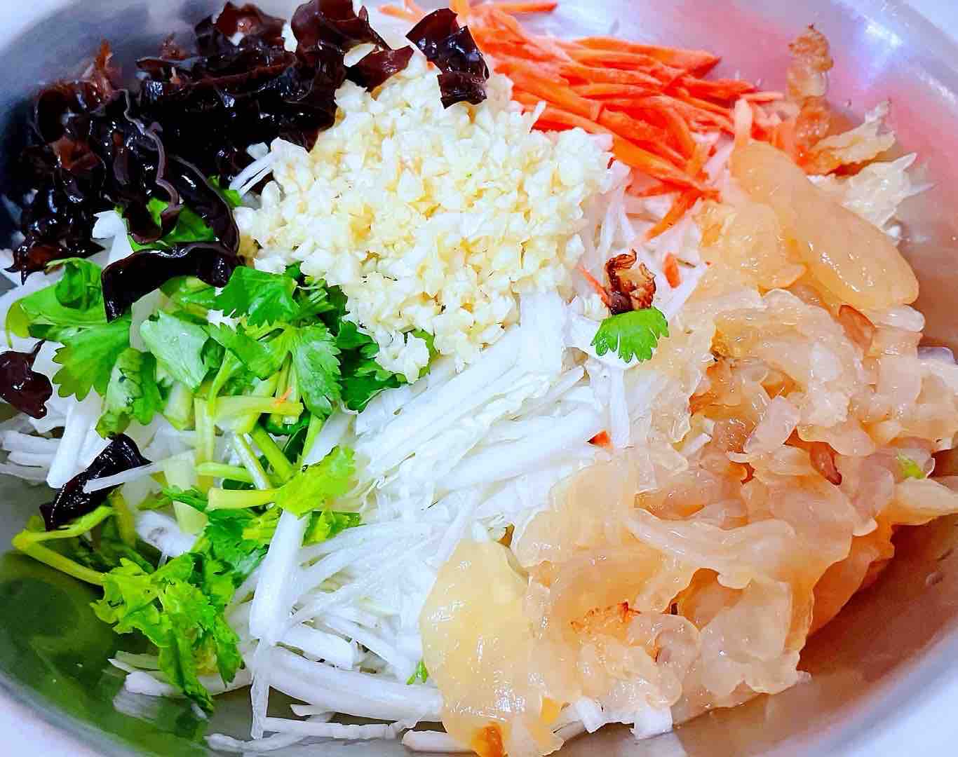 蜇皮粉丝木耳拌白菜的做法步骤:4