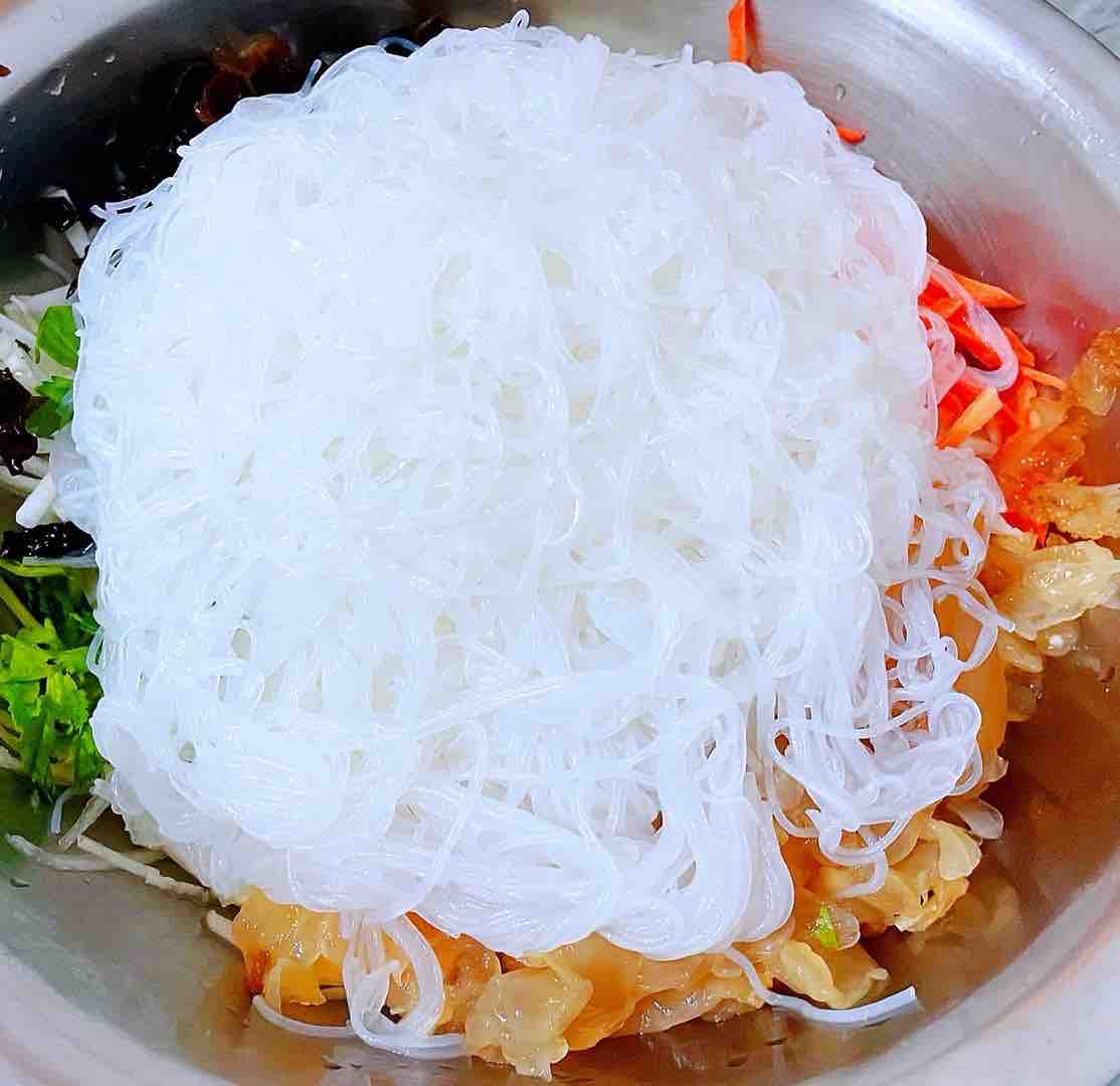 蜇皮粉丝木耳拌白菜的做法步骤:6
