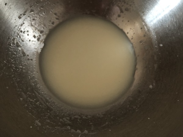 奥利奥咸奶油纸杯蛋糕的做法步骤:3