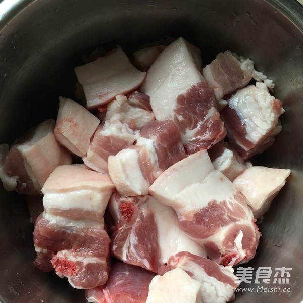 红烧肉的做法步骤：1