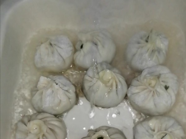 生煎韭菜包子的做法步骤:10
