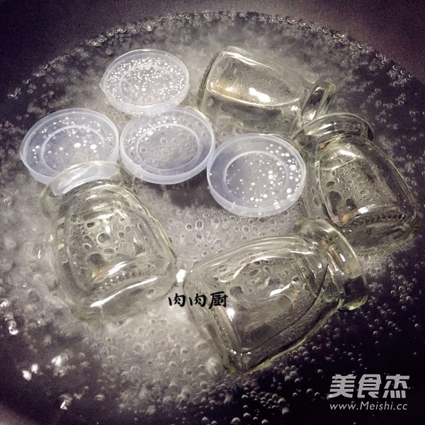 手把手教您家里自制酱料系列之如何做好吃的芒果酱肉肉厨的做法步骤：1