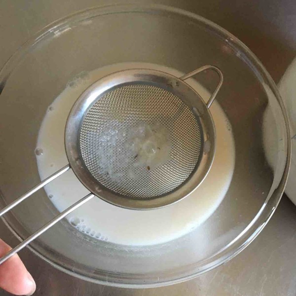 豆浆机皮冻的做法步骤:7