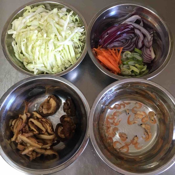 鲜味炒面的做法步骤：1