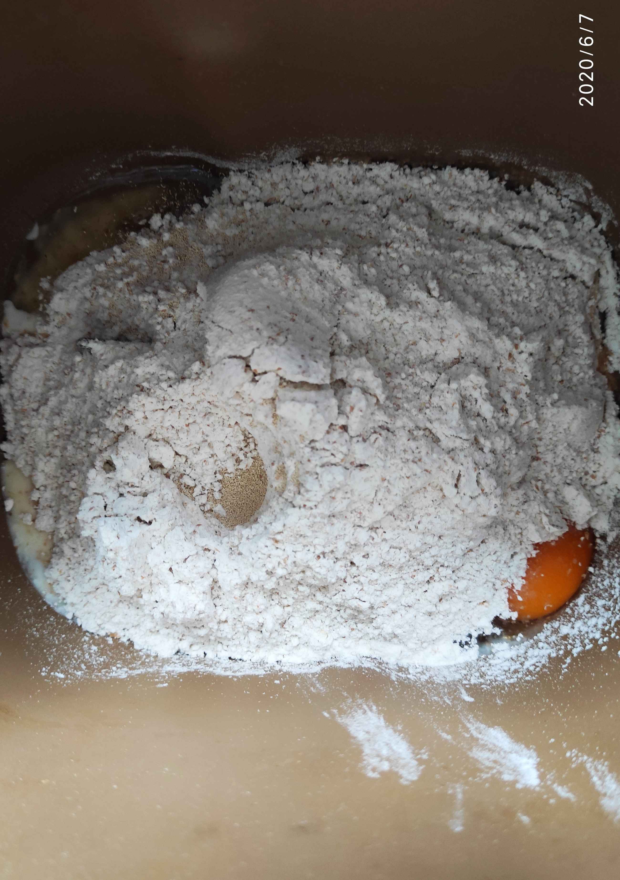 酸奶蜂蜜香蕉面包的做法步骤:7