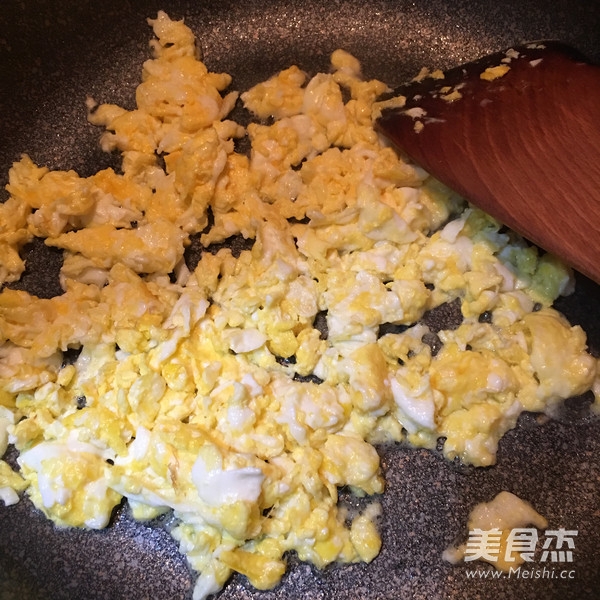 火腿胡萝卜蛋炒饭的做法步骤:3