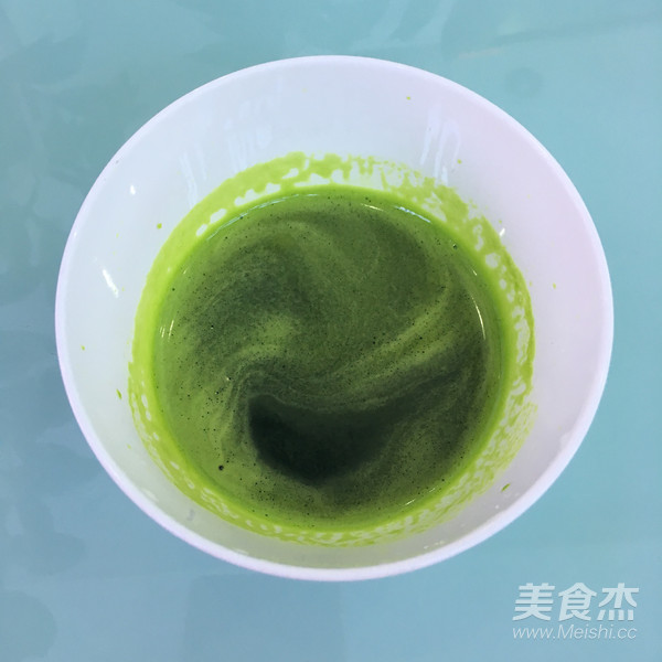 菠菜奶油蛋糕卷的做法步骤：1