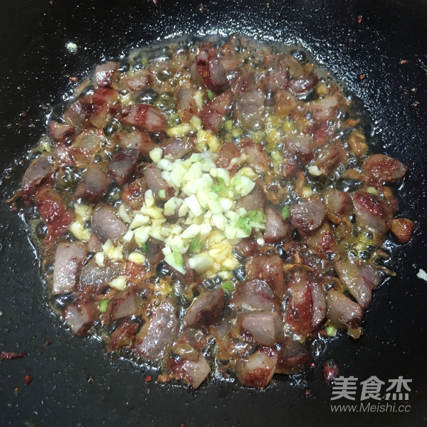 川味腊肠炒饭的做法步骤:4