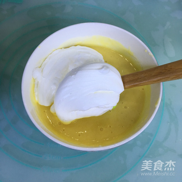 蓝莓戚风蛋糕的做法步骤:6