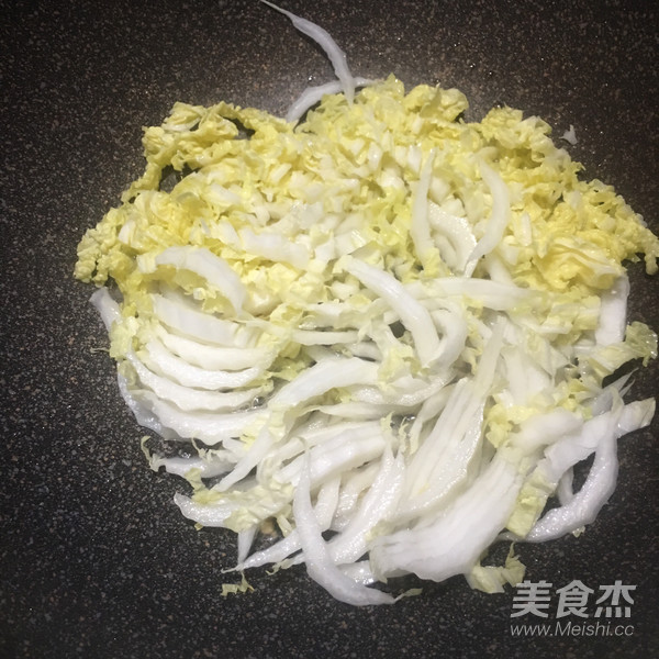 白菜炒面的做法步骤:4
