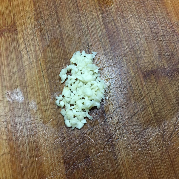 青瓜炒鸡蛋的做法步骤：2