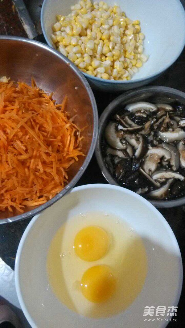 缤纷蛋炒饭的做法步骤：1
