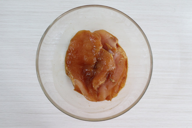 香煎鸡胸肉的做法步骤：1